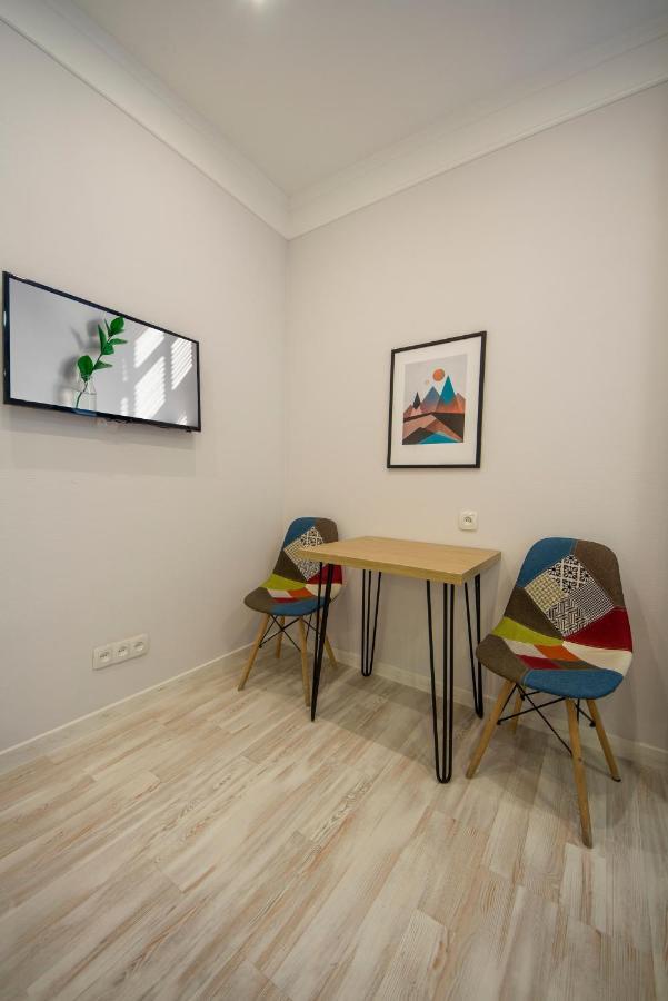 Design Apartments On Velyka Vasylkivska 42 Киев Екстериор снимка