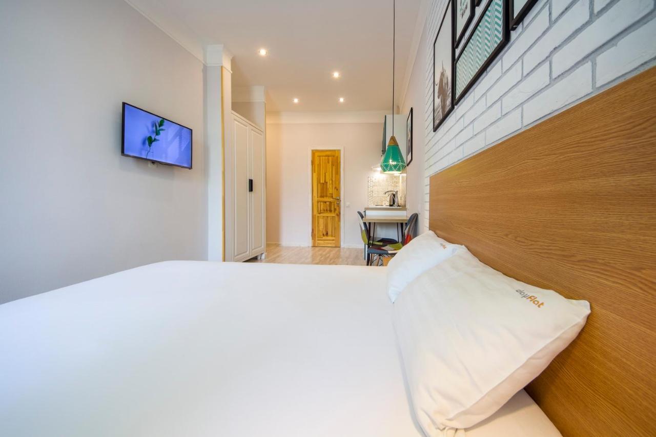 Design Apartments On Velyka Vasylkivska 42 Киев Екстериор снимка